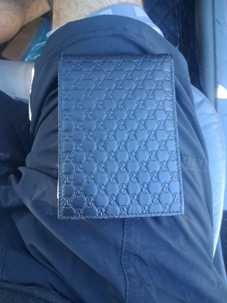 Mens Gucci Microguccissima Wallet(authentic)