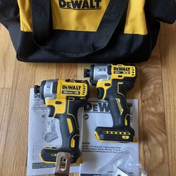 Two Dewalt 20V XR Brushless 1/4” 3-speed Impact Driver with a Tool Bag ( new)