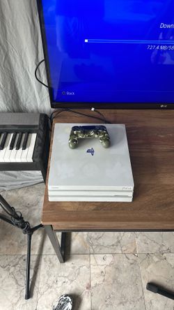 PlayStation 4 Pro  Arctic White Collector Edition