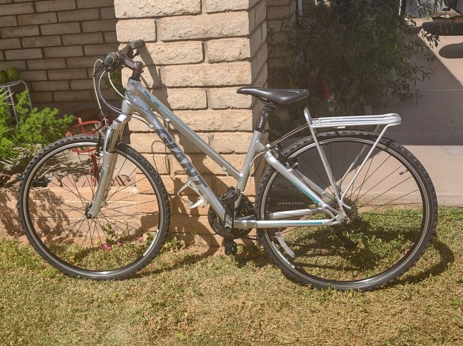 Giant Roam W2 Step Thru Bicycle 6000 Aluxx SL