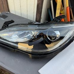 17-20 Chrysler Pacifica Halogen Headlight w/Quad Lamps Left Driver Side