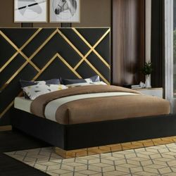 [SPECIAL] Vector Velvet Black Queen Platform Bed

