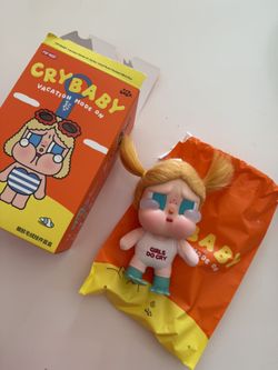 Pop Mart Cry Baby Vacation Mode