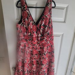 DRESS (The bluryness is not on the dress)