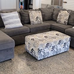 Large Sectional (I CAN DELIVER)