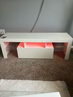 Modern High Gloss White TV Stand with LED Lights