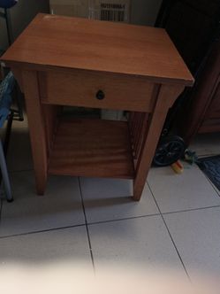 MESA PEQUEÑA