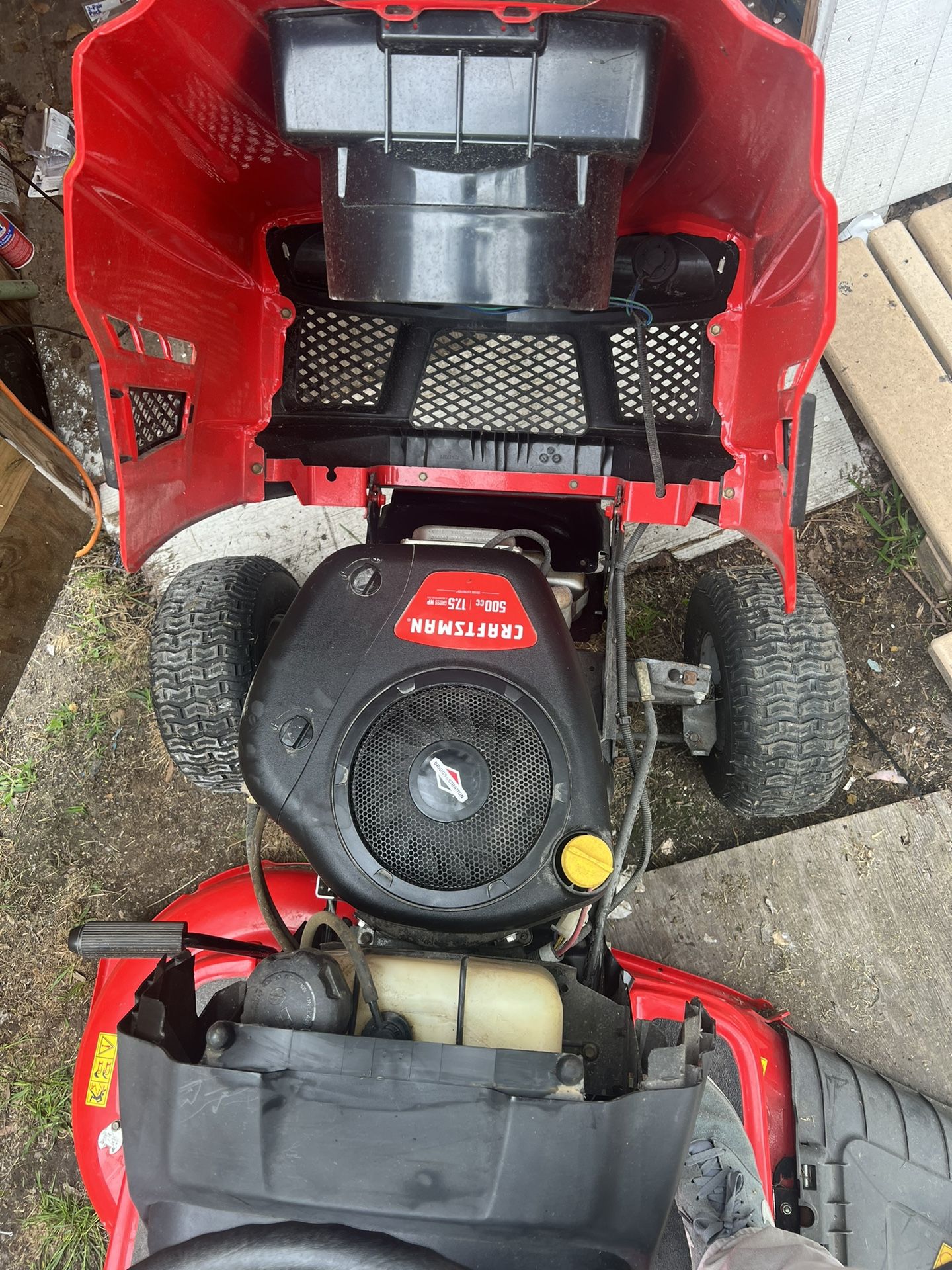 CRAFTSMAN T110 42in 17.5HP Riding Lawn Mower for Sale in Pasadena, TX