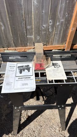 Craftsman router table with router