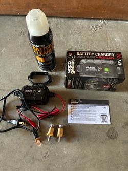 NOCO GENIUS2D: 2A 12V Smart Onboard Battery Charger and Ampper M8 Thread Brass Battery Terminal Charging Posts,