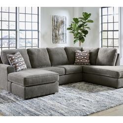Sectional With Chaise