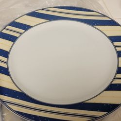 Plates and Cups Set