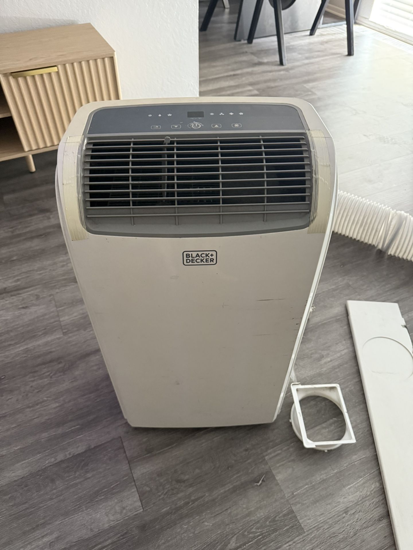 New BLACK DECKER AC