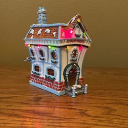 Disney Toon Town Light Up Christmas Village Courthouse