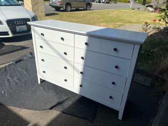 IKEA Hemnes Dresser, 8 Dovetail Drawers, White, Delivery