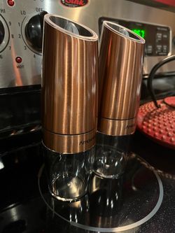 AmuseWit Gravity Electric Salt and Pepper Grinder Set of 2
