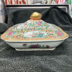 Famille Rose Porcelain Tureen