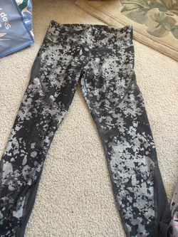 Used Under Armor work out leggings
