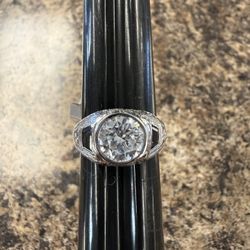 18k White Gold Art Deco Ring Size 7