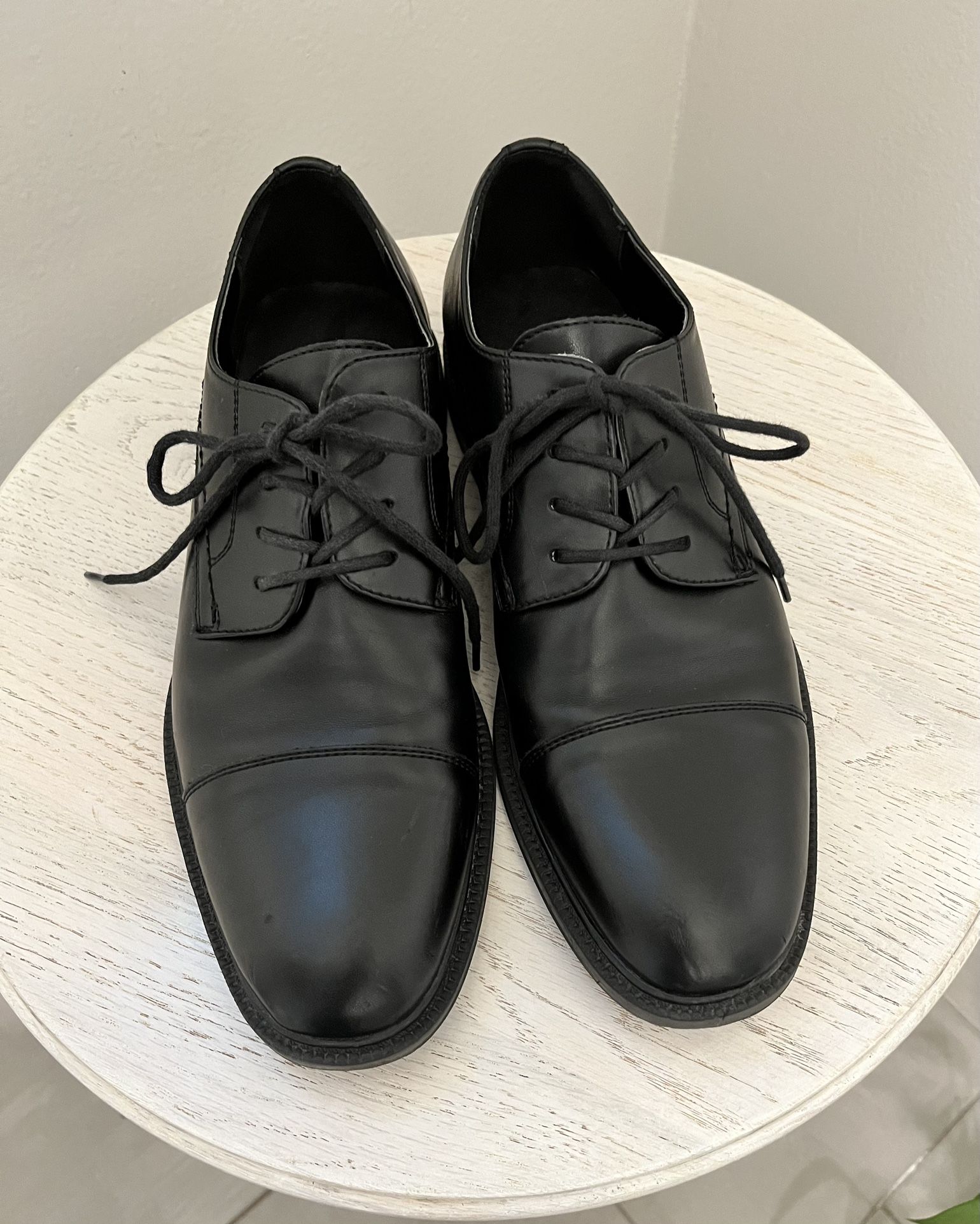 Stanford Dress Shoes Size 9.5M