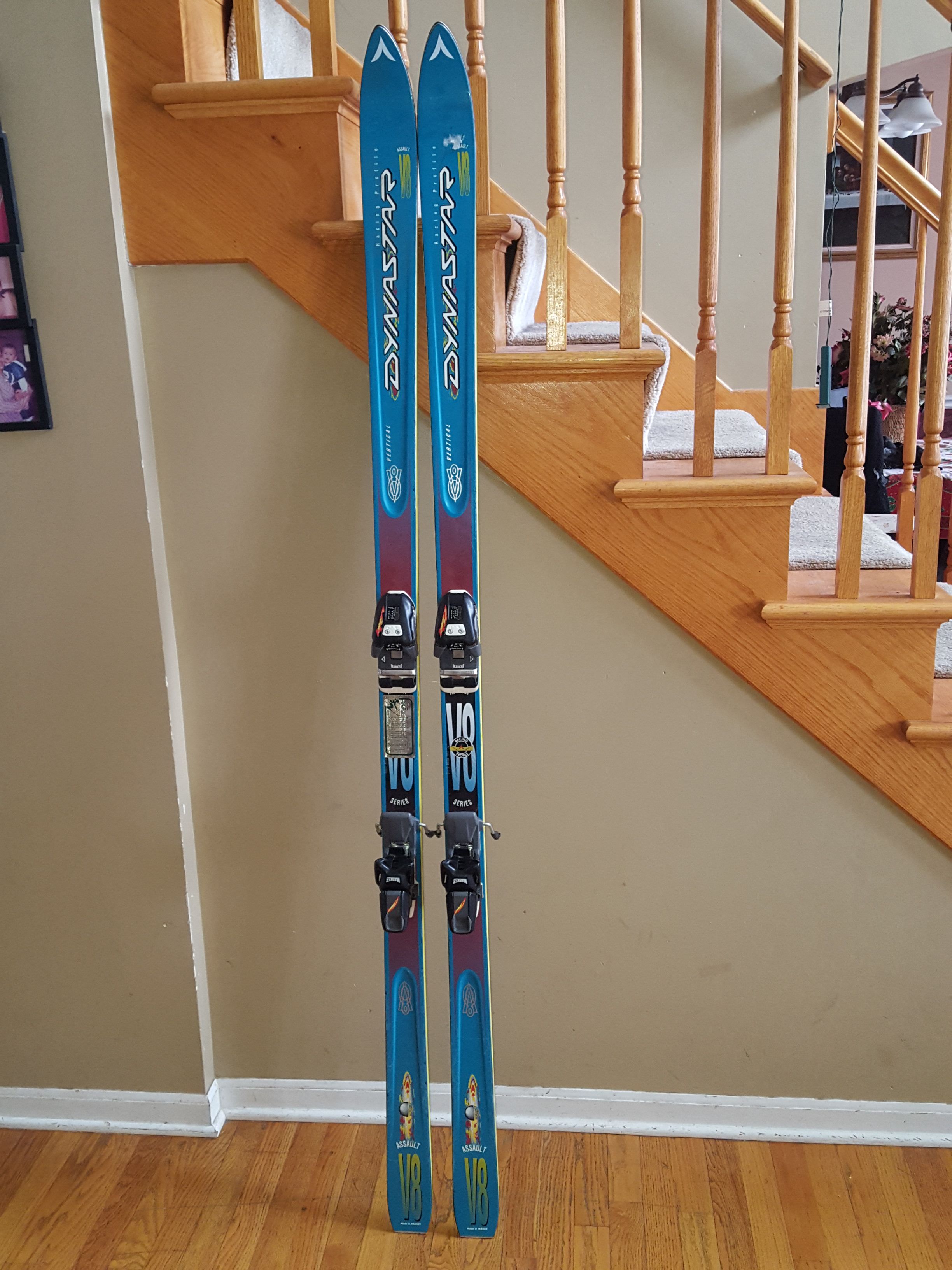 Dynastar assault V8 skis