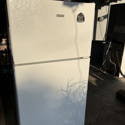 Hot Point Refrigerator 