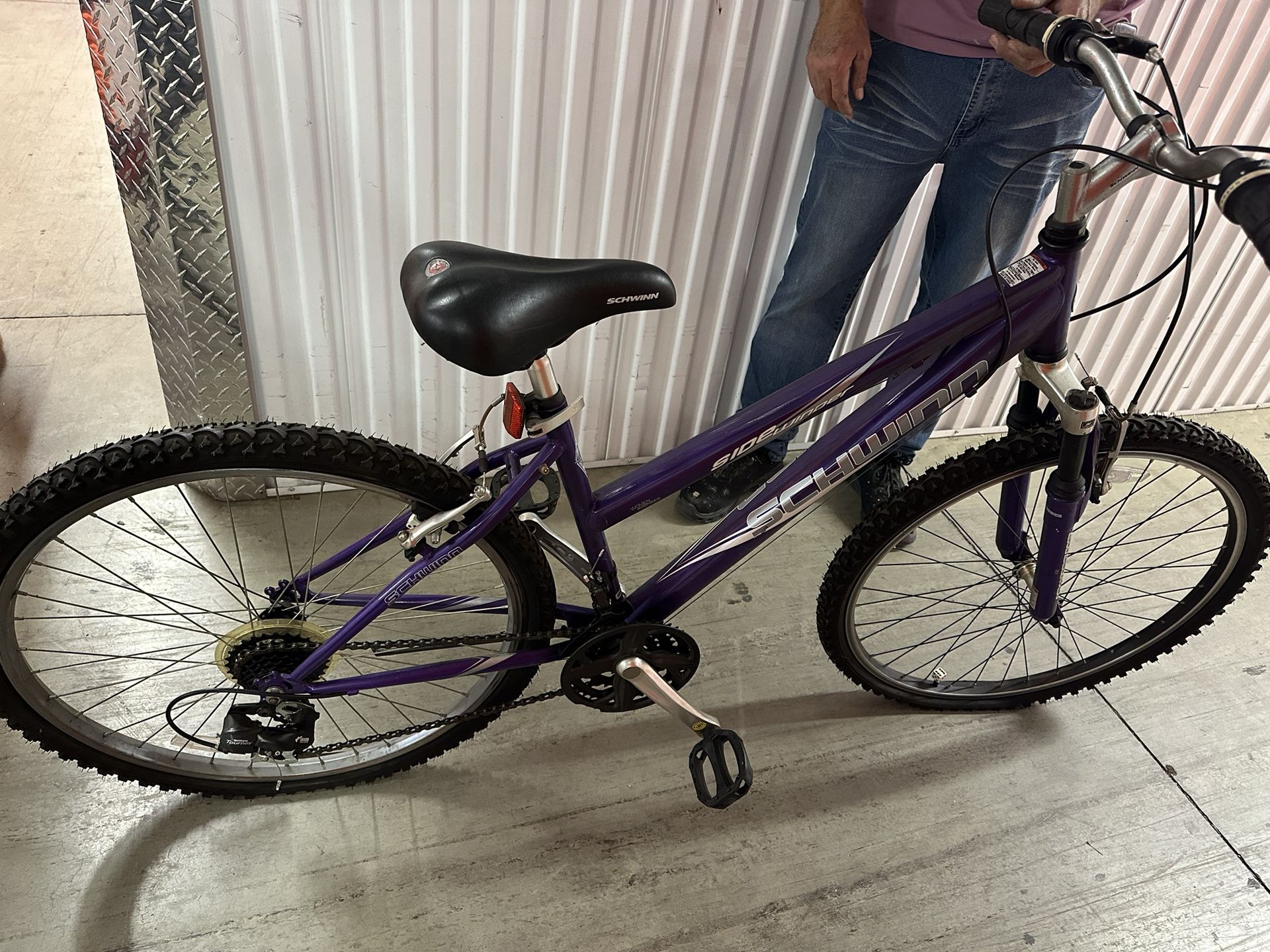 Women's Purple Schwinn Mountain Bike 26”