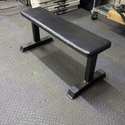 Heavy-duty flat weight bench