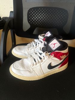 Jordan 1 Mid White Black Gym red size 9.5M