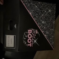 The Moon Boot Size 8 With Special Wheels 62 MM