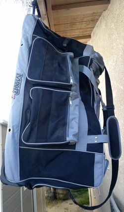 Spacious MXR large rolling duffel bag