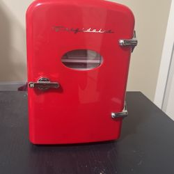 Mini Fridge 