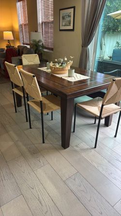 Dining table, 4 chairs, bench