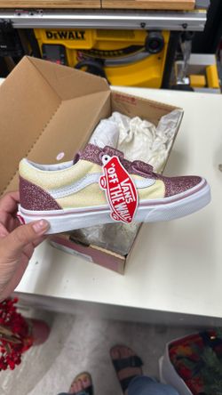 Vans Old School Shoes, Big Kids Size 2