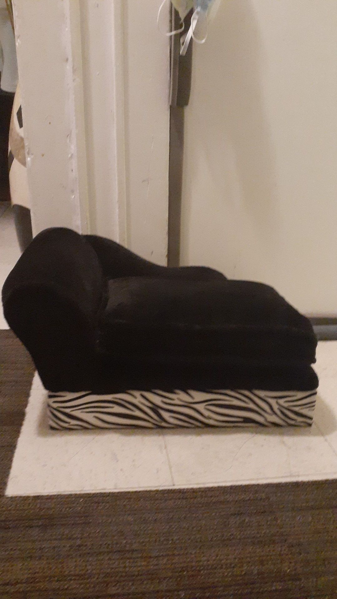 Luxury SMALL Cat or Dog Bed with Storage