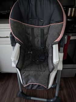 HIGH CHAIR IN HAWTHORNE
