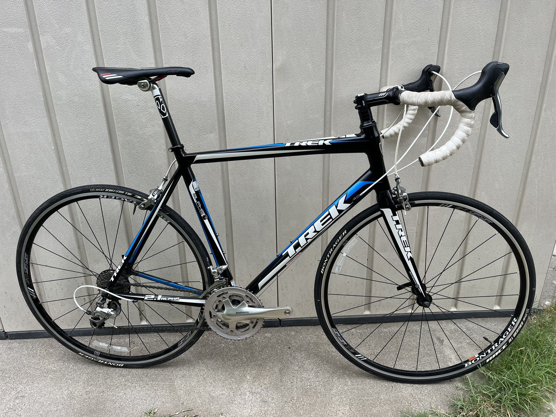 Trek 2.1 Road Bike XL 58cm Shimano 105 & Bontrager! Super Nice!