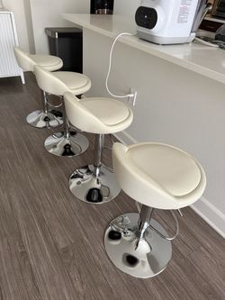 Set of 4 White Round Bar Stools Adjustable