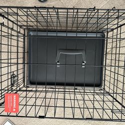 24” Black Metal Dog Crate – Gently Used, Great Condition