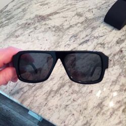 Authentic Prada Sunglasses – Made in Italy – SPR 22Y – With Case