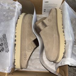 Ugg Clogs 