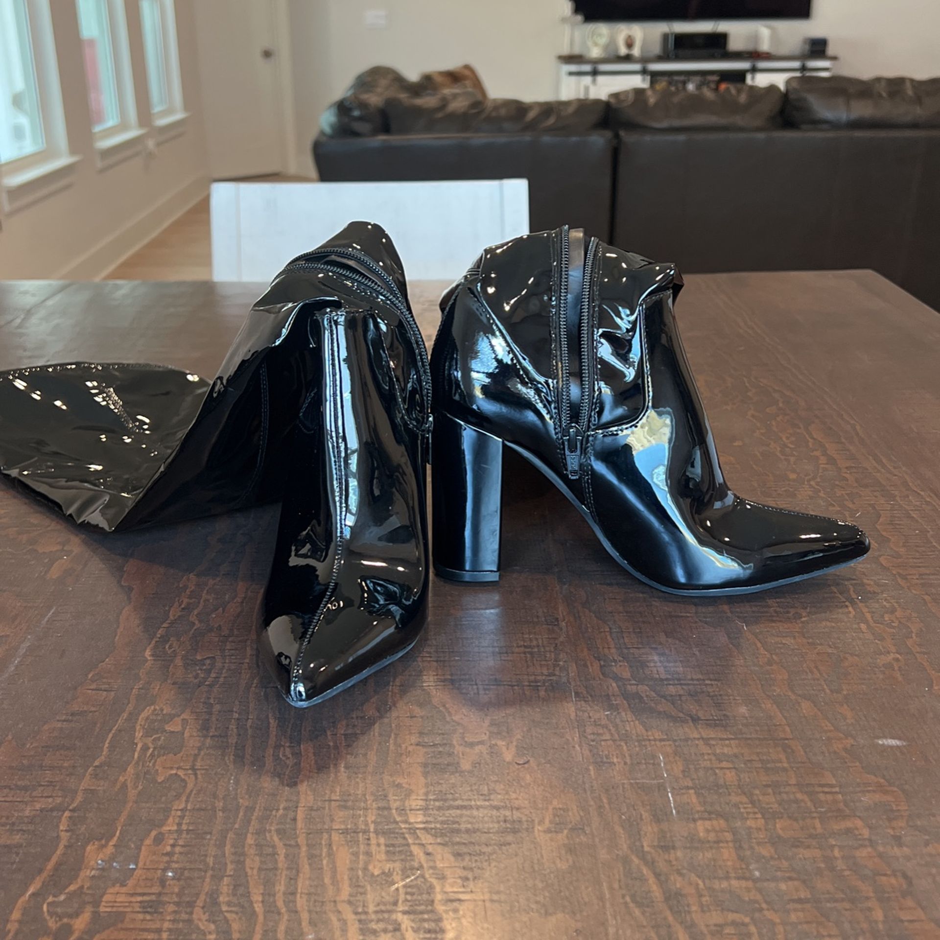 6.5 Gianni Bini Heels