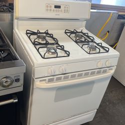 Hot Point Gas Range Stove 30”Wide In White 4 Burners 