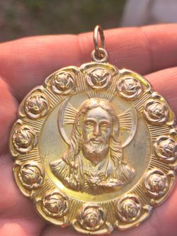 10k large pendant