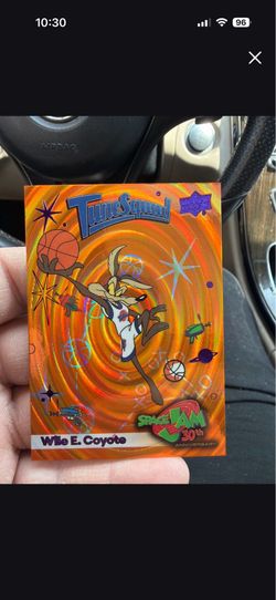 Wile e coyote space jam 30th anniversary orange parallel