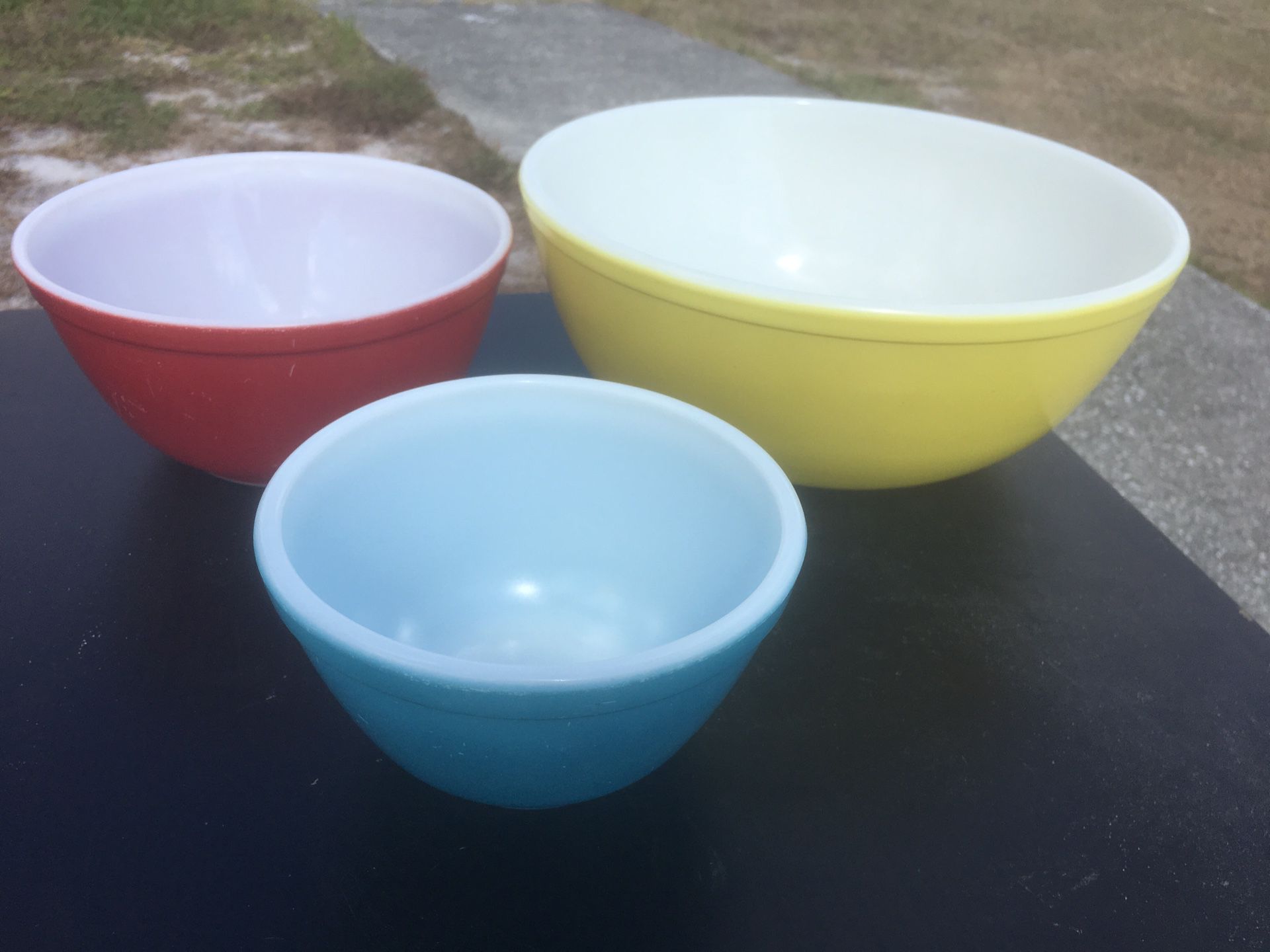 Vintage Pyrex Primary mixing bowls
