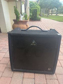 Behringer Guitar Amplifier