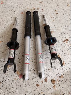 2026 Ram 1500 OEM Shocks & Struts — Only 300 Miles
