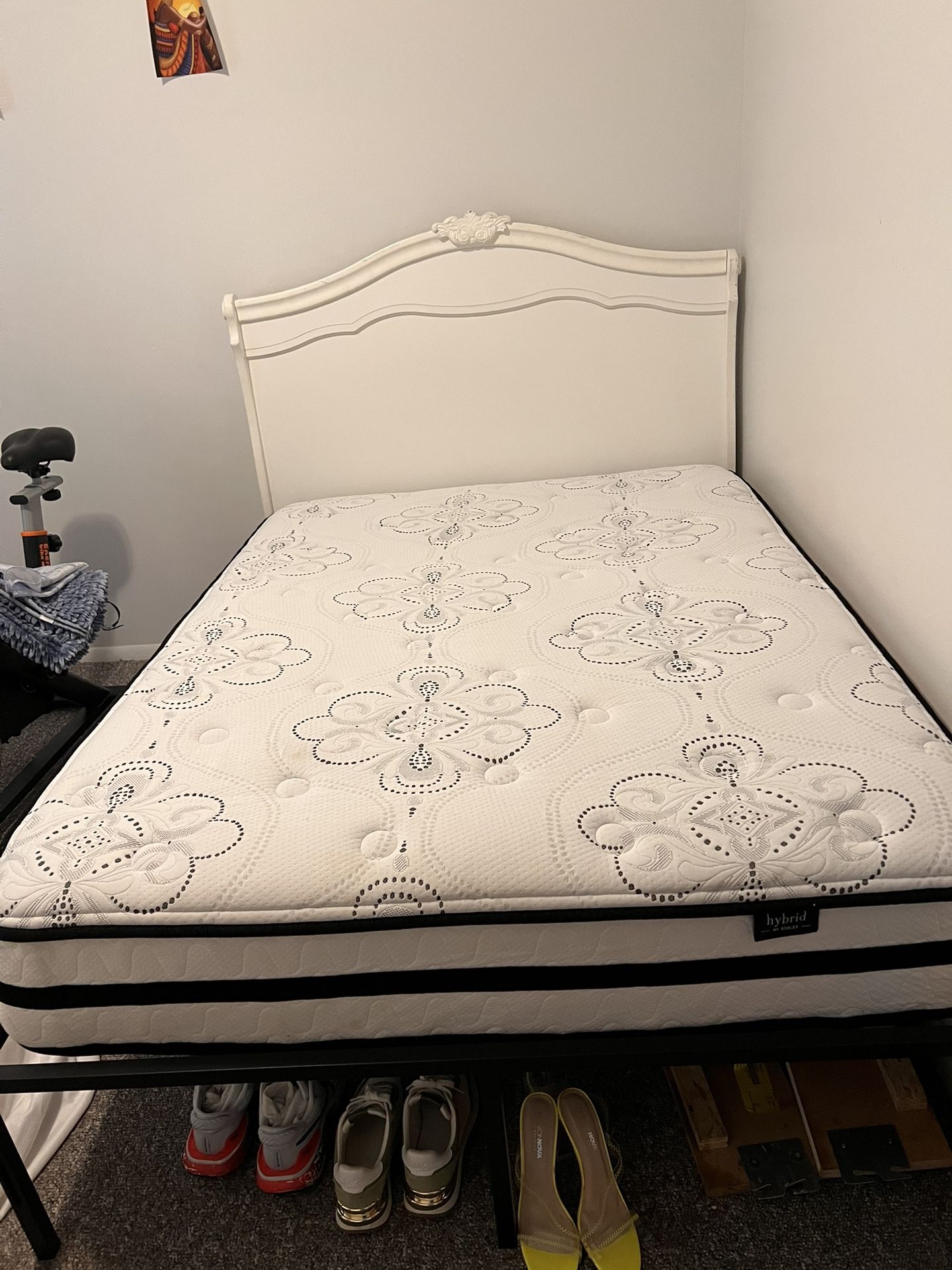 Full Size Bed