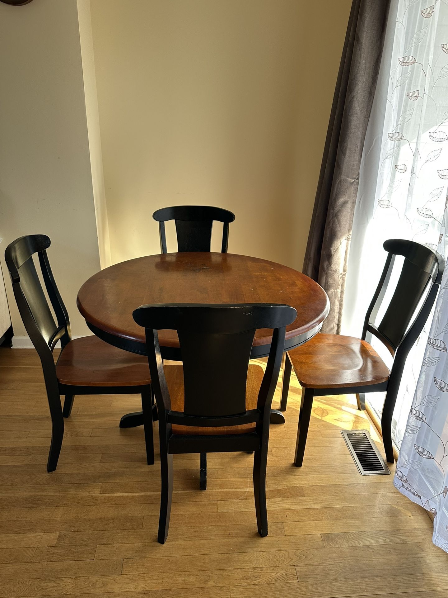 Round Dining Table - 4 Chairs